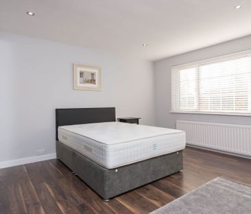 3 Deramore Court, 77 Deramore Park South , BELFAST, BT9 5JY - Photo 5