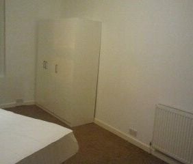 4 Large Double bedrooms £65.00 pppwk - Photo 6