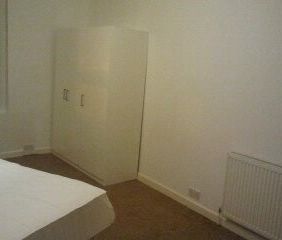 4 Large Double bedrooms £65.00 pppwk - Photo 2