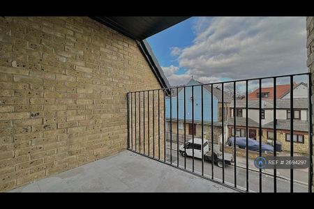 1 bedroom flat to rent - Photo 2