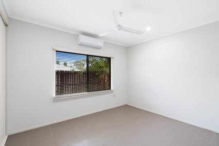 SPACIOUS FAMILY HOME - Photo 3