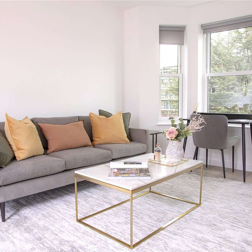 A one bedroom newly built apartment located in the centre of Farnham - Photo 1