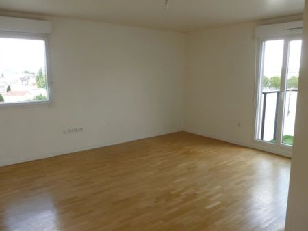 APPARTEMENT 2P - 56.80 M² AVEC BALCON - VITRY-SUR-SEINE - Photo 2