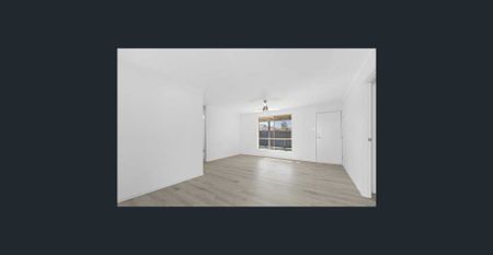 A RELAXED FAMILY HOME IN REDLAND BAY - Photo 2