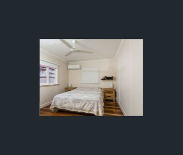 POST WAR BEAUTY IN BALMORAL !!! - Photo 3