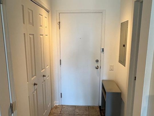 1235 Rue Bishop - Photo 1