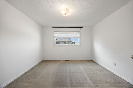 For Lease - 3895 Doug Leavens Boulevard Unit# 19, Mississauga, Ontario - Photo 4