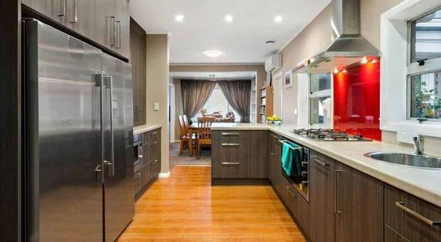 Lovely 4 Bedroom - Photo 1