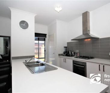 Lovely Family Home in a Quiet Fraser Rise Location - Photo 2