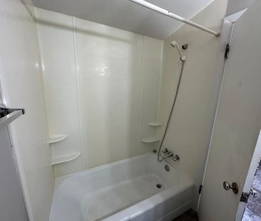 1 Bedroom Unit Available Near Hospital!! - Photo 3