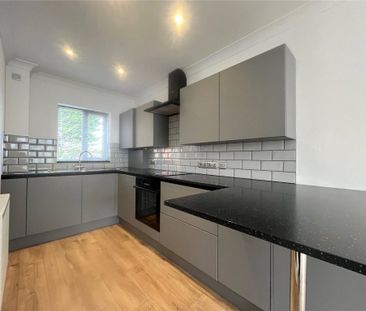 2 Bedroom Flat / Apartment - Winchester Road, Bishops Waltham - Photo 3