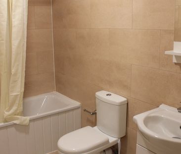 1 Bed Flat, London Street, RG1 - Photo 4