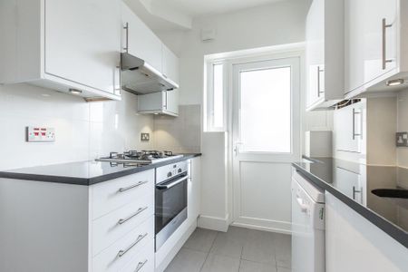 4 bedroom flat to rent - Photo 5