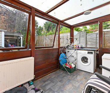 4 bedroom semi-detached house to rent - Photo 6