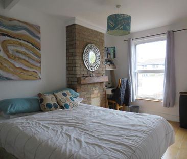 2 bedroom end of terrace house to rent - Photo 3