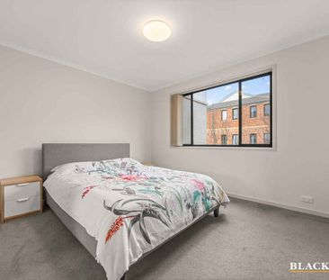 Sunny Two-Bedroom Retreat in the Heart of Braddon with... - Photo 2