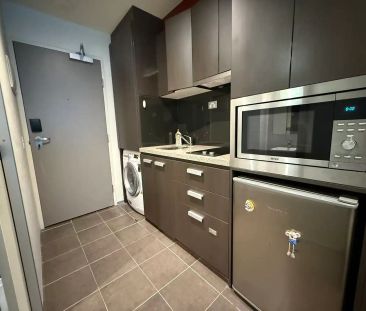 “Fully Furnished Studio Apartment in the Centre of the CBD” - Photo 5