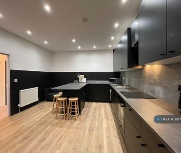 1 bedroom in a flat share to rent - Photo 6