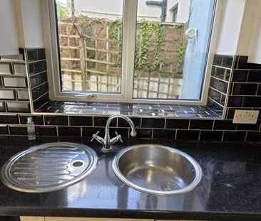 1 Bed Flat, Queens Park Road, BN2 - Photo 5