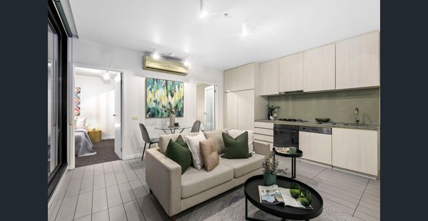 A slice of modern Docklands living next to Marvel Stadium - Photo 1