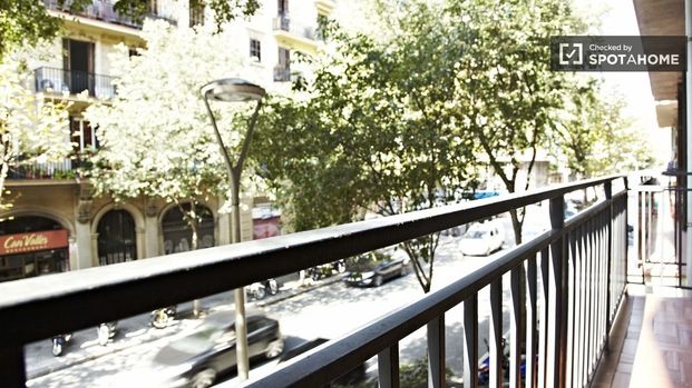 barcelona, Catalonia 08015 - Photo 1