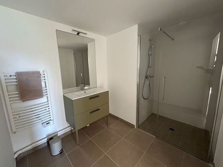 T3 meublé neuf avec parking, cellier et jardin - FOURAS - Photo 5