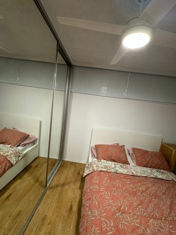 Elizabeth Bay - Photo 3