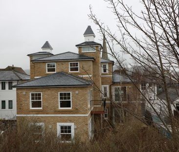 2 bedroom penthouse to rent - Photo 1