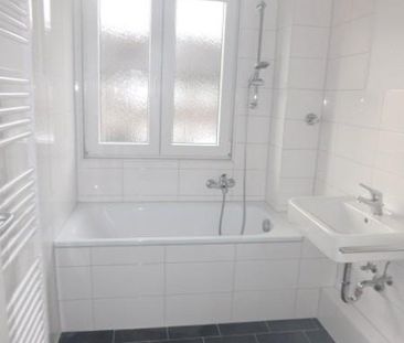 Sehr schöne 2-Zimmerwohnung mit Laminat, neuen Fenstern und moderni... - Foto 4