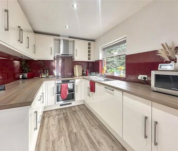 4 bedroom end of terrace house to rent - Photo 6