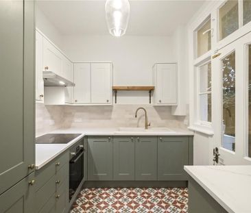 4 bedroom detached house to rent - Photo 2