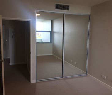 Centrally located apartment with ducted air-conditioning and distri... - Photo 3