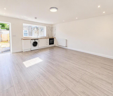 2 bedroom property to rent - Photo 1
