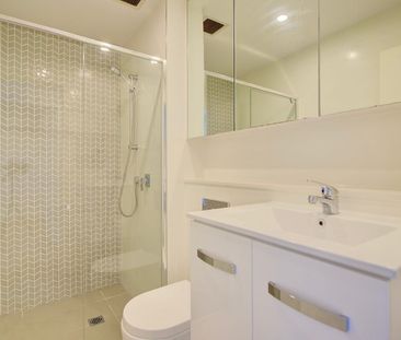 Luxury Living - Photo 5