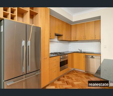 ENVIABLE LOCATION! - Photo 6