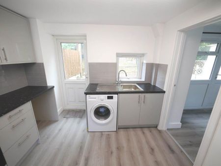 3 bedroom terraced house to rent - Photo 4