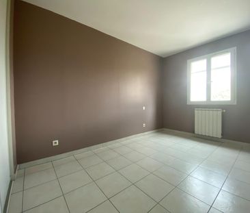 « ROQUEMAURE - APPARTEMENT T3 71.62M² AVEC TERRASSE » - Photo 2