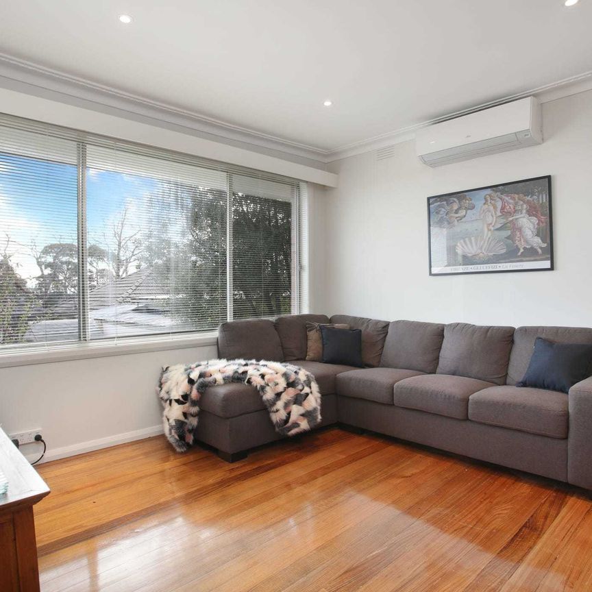 2/8 Stapley Crescent, Chadstone VIC 3148 - Photo 1