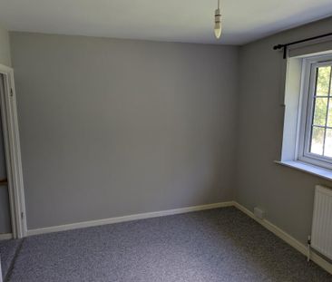 3 bedroom detached house to rent - Photo 2