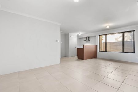 Modern 3x2 in the heart of Kelmscott - Photo 4