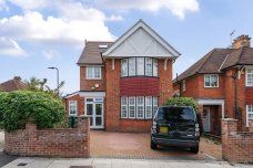 4 bedroom detached house to rent - Photo 4