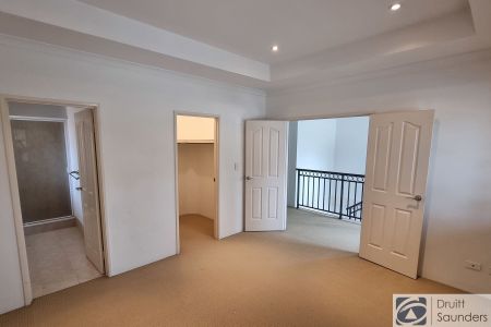 MODERN TOWNHOUSE ONLY 3KMS FROM PERTH CBD - Photo 5