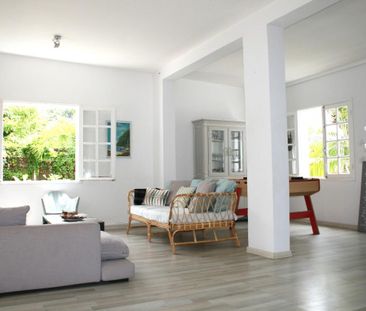 A louer, Maison / Villa, 213 m² - Photo 2