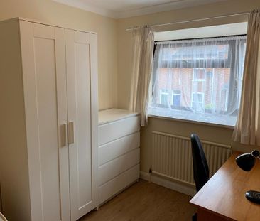 4 bedroom terraced house to rent - Photo 5