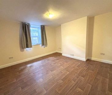 Basement Flat, Campbell Street, Bristol, Somerset, BS2 - Photo 4