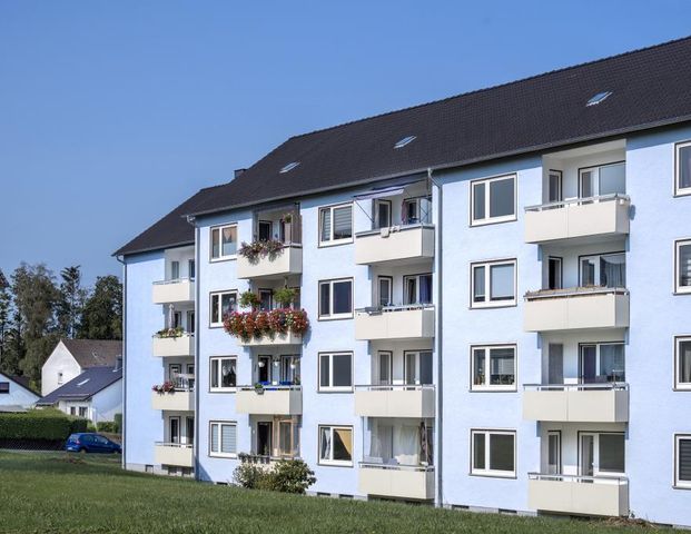 Gut geschnittene 3-Zimmer-Wohnung mit Balkon in toller Lage - Photo 1