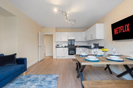 2 Bed Flat, Storrington, WC1H - Photo 4