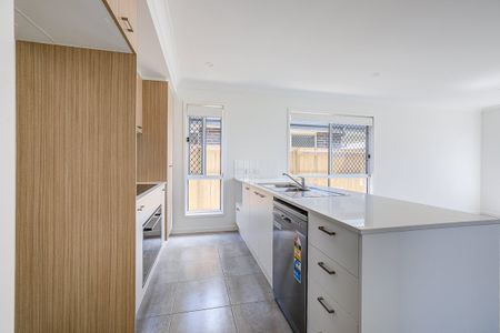 Modern Family Home! - Photo 5