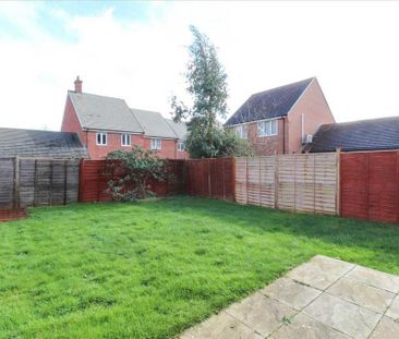 4 bedroom semi-detached house to rent - Photo 6