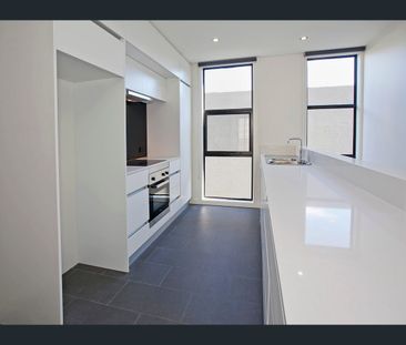 10/55 Little Ryrie Street, Geelong, Vic 3220 - Photo 2
